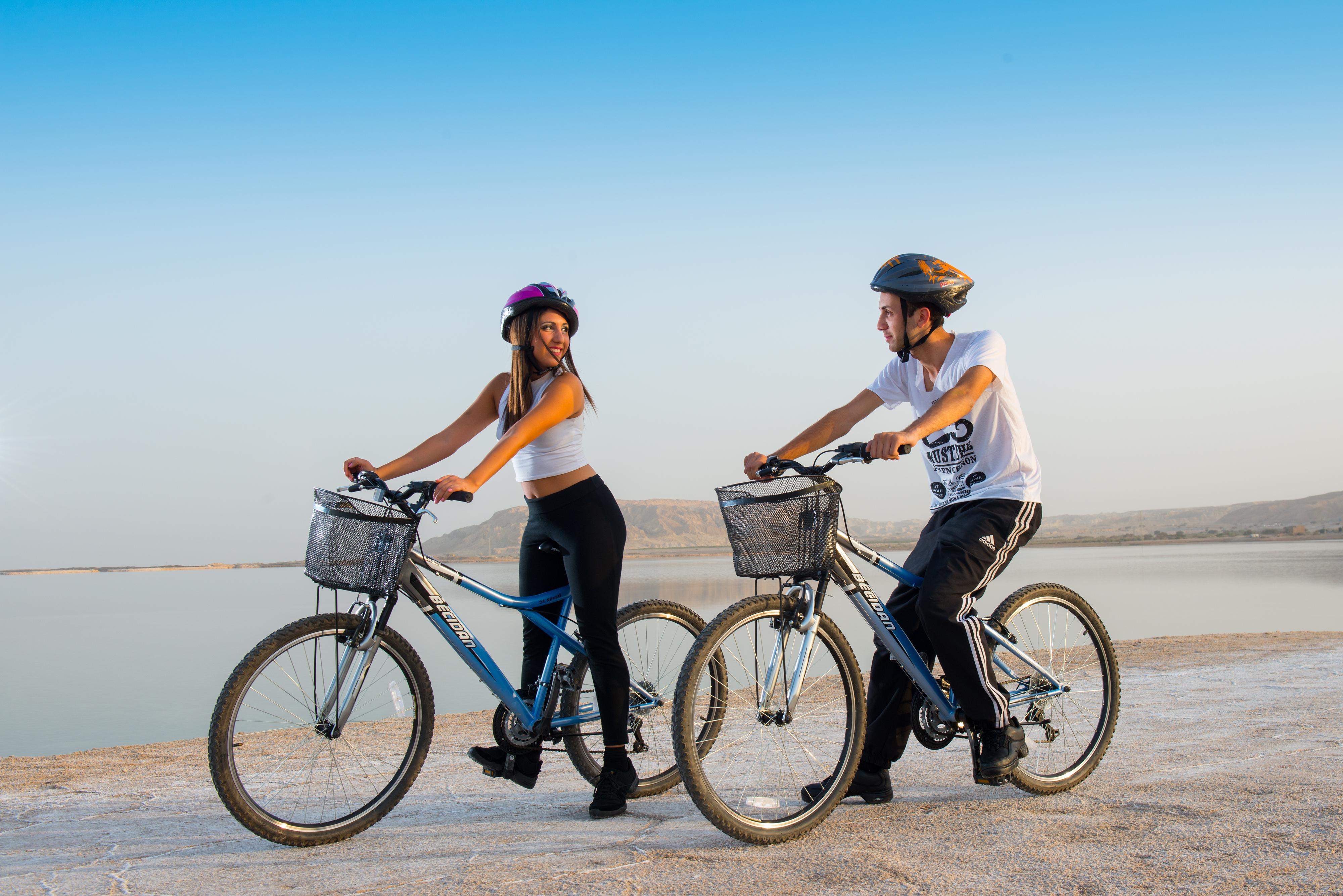 โรงแรมลีโอนาร์โด คลับ เดด ซี ออล อินคลูซีฟ เนเว โซฮาร์ ภายนอก รูปภาพ Biking at the Dead Sea