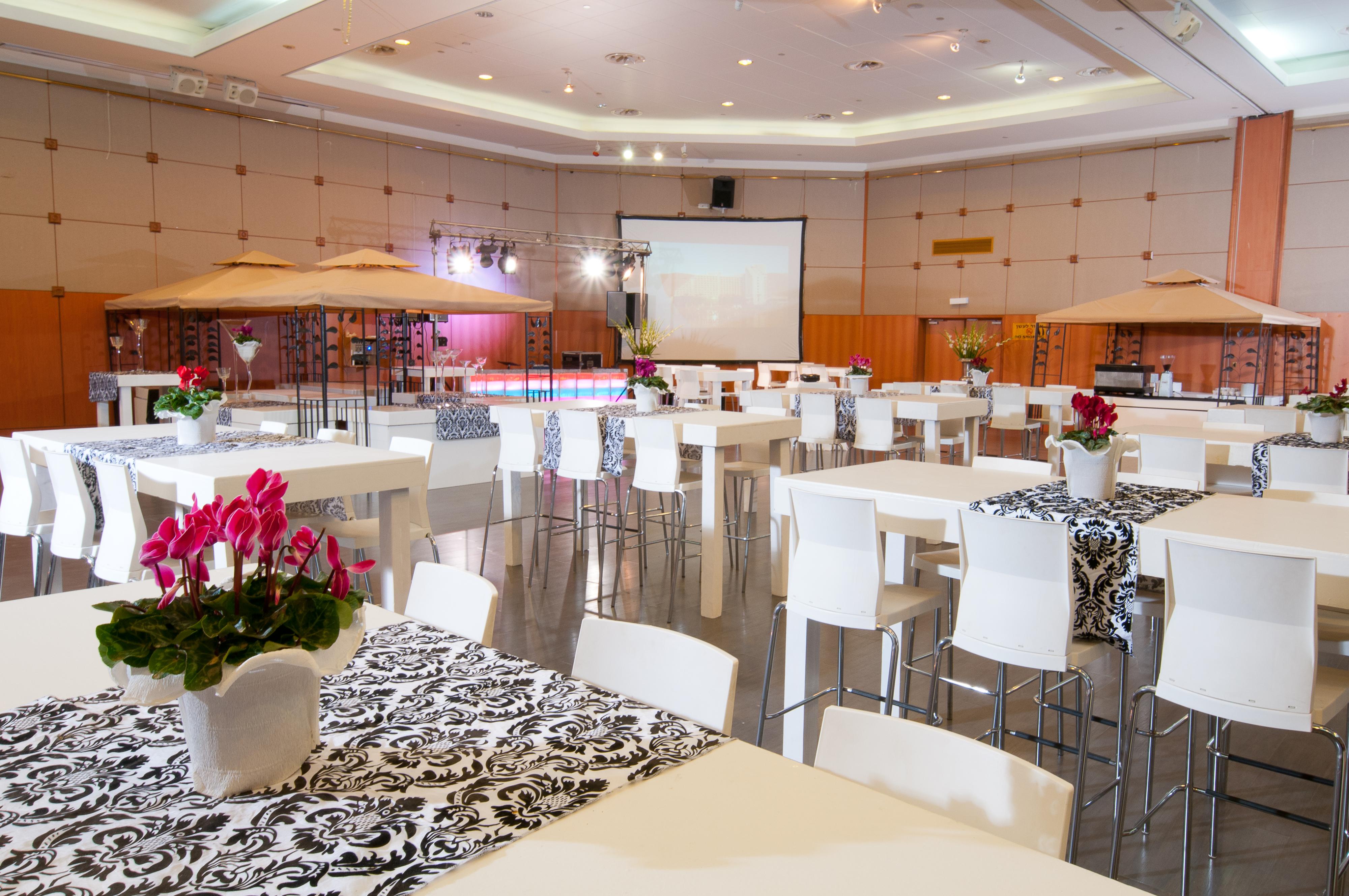 โรงแรมลีโอนาร์โด คลับ เดด ซี ออล อินคลูซีฟ เนเว โซฮาร์ ภายนอก รูปภาพ The interior of the Student Union