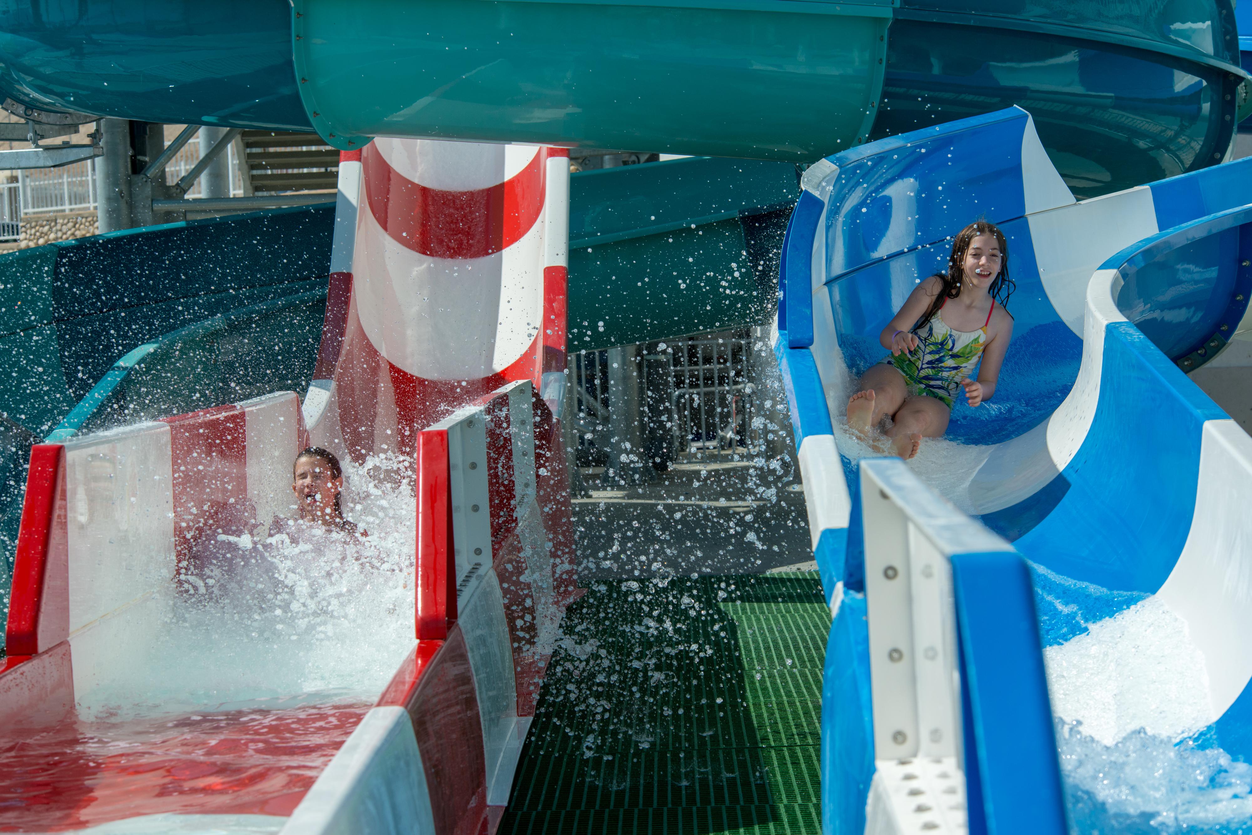 โรงแรมลีโอนาร์โด คลับ เดด ซี ออล อินคลูซีฟ เนเว โซฮาร์ ภายนอก รูปภาพ The waterpark at the Grand Hotel