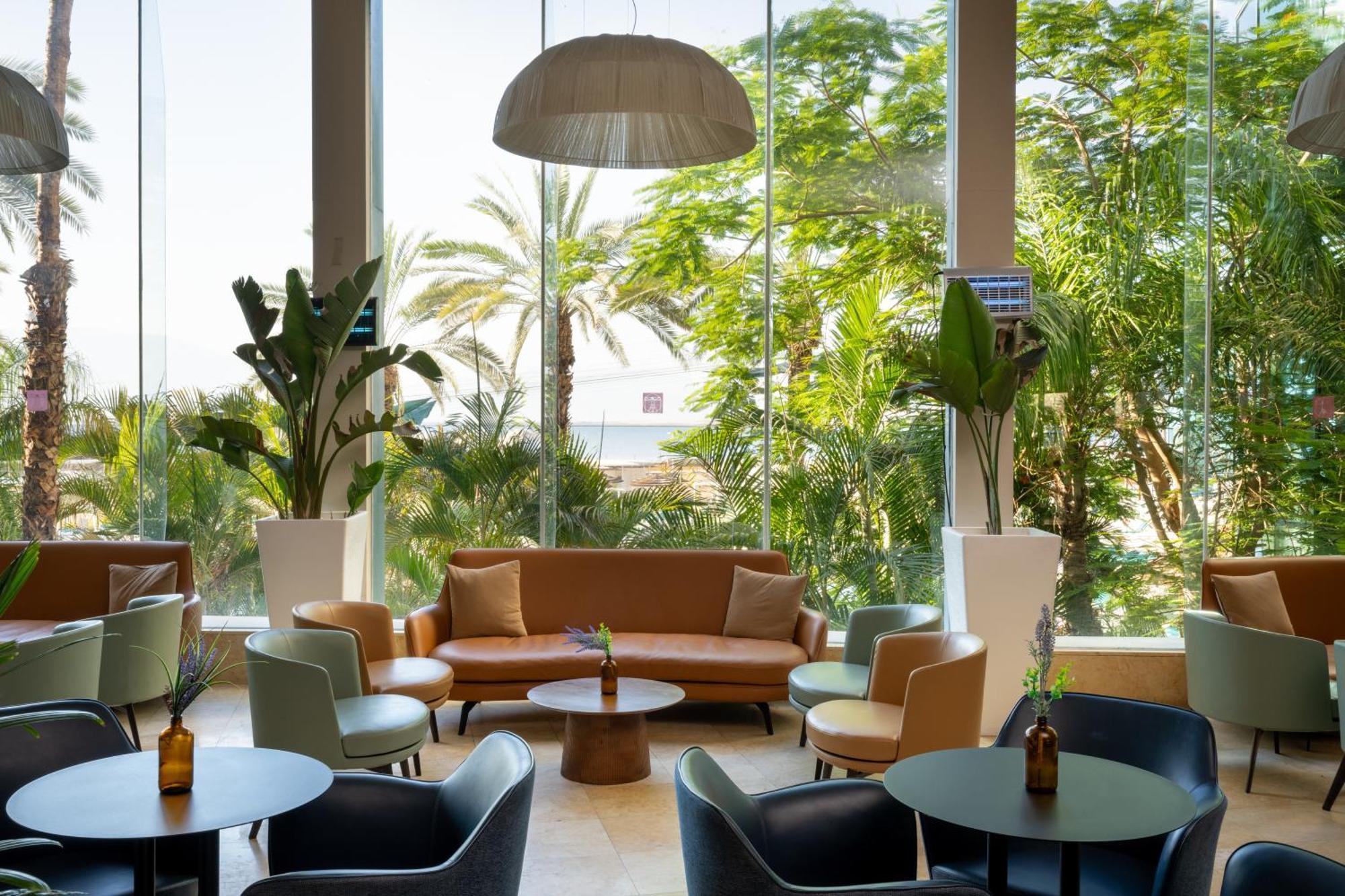 โรงแรมลีโอนาร์โด คลับ เดด ซี ออล อินคลูซีฟ เนเว โซฮาร์ ภายนอก รูปภาพ The lounge at the airport